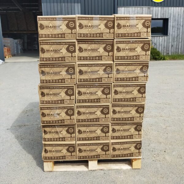 Bûches compressées de jour premium Brazeco – Palette de 80 cartons de 6 bûches